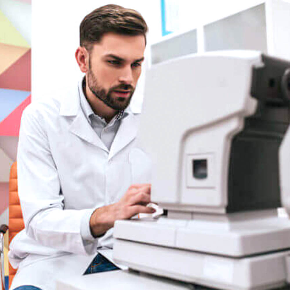 optometrist in Manchester
